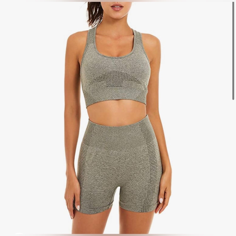 Women Seamless Yoga Workout Sports Bra Light Gray